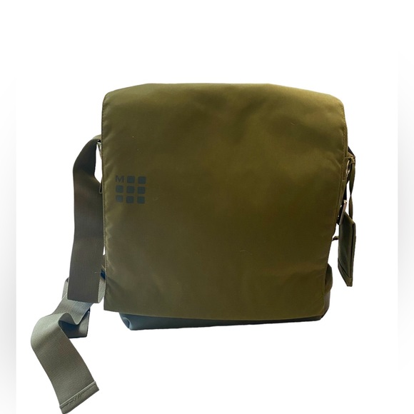 NWT Molskine MyCloud Backpack Bag 15” Laptop in Moss Green - Picture 8 of 16